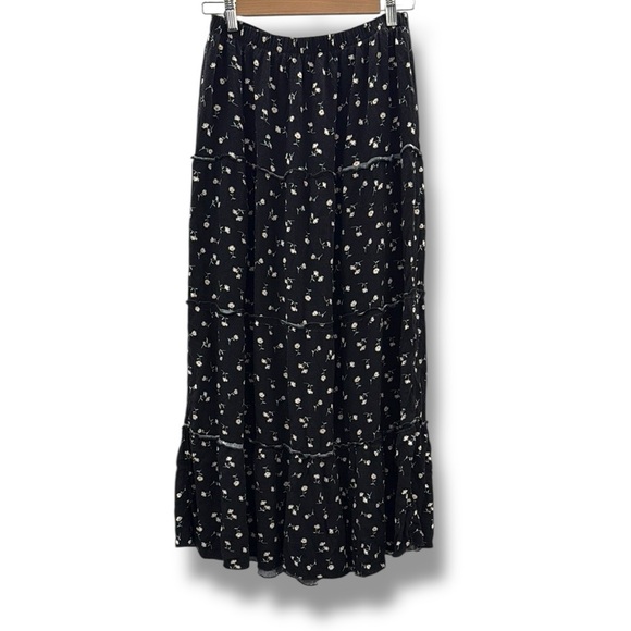 Ultra Flirt Black and White Floral Maxi Skirt‎ - Picture 1 of 4